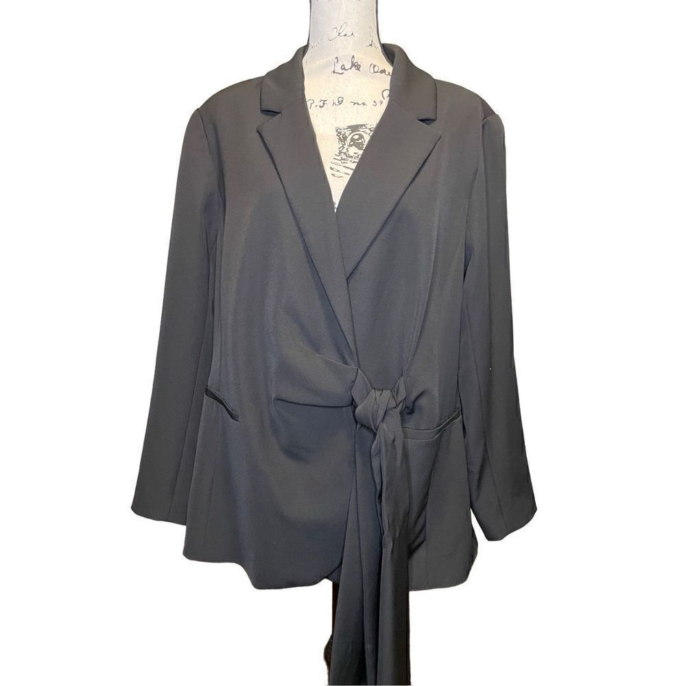 Eloquii‎ Tie Front Venice Crepe Blazer in Black, Size 24 - Picture 2 of 6